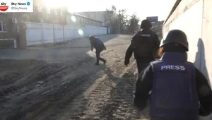 Ekipa Sky News ucieka przed ostrzałem rosyjskich żołnierzy