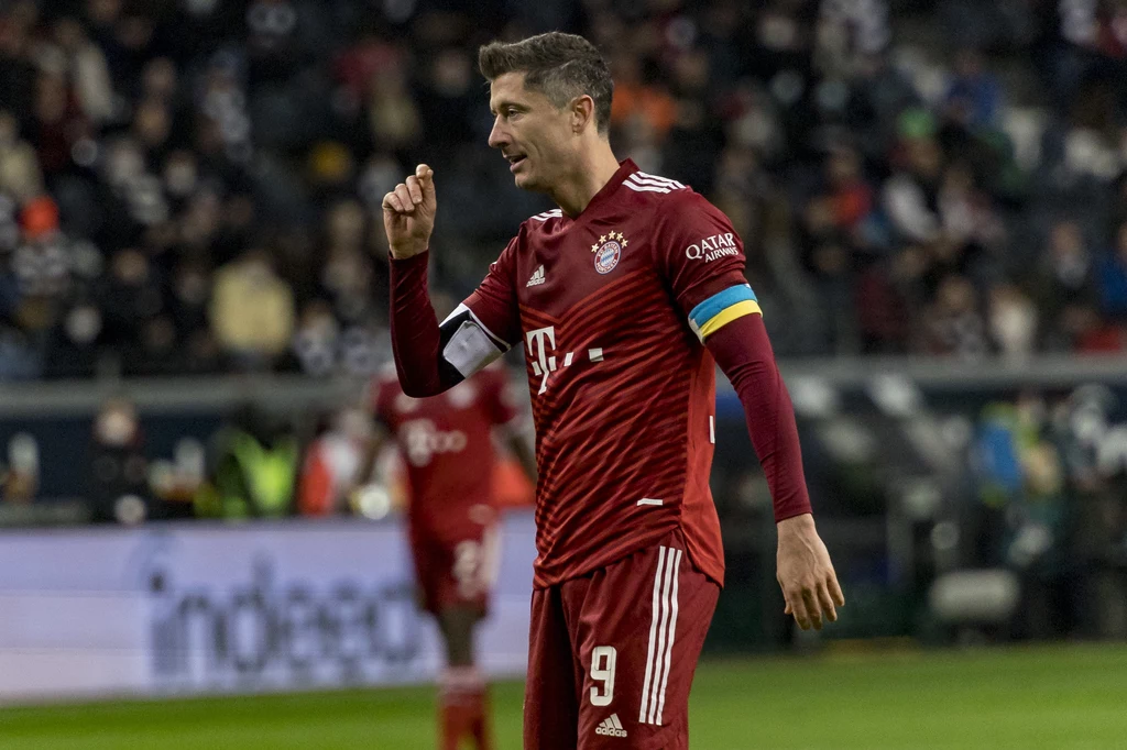 Robert Lewandowski w trakcie meczu z Eintrachtem Frankfurt Robert Lewandowski w trakcie meczu z Eintrachtem Frankfurt