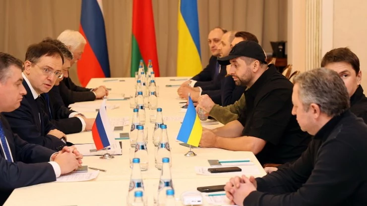 Rozmowy delegacji ukraińskiej i rosyjskiej Rozmowy delegacji ukraińskiej i rosyjskiej