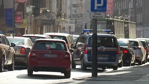 Chodniki to parkingi dla samochodów? Kuriozalny wyrok sądu