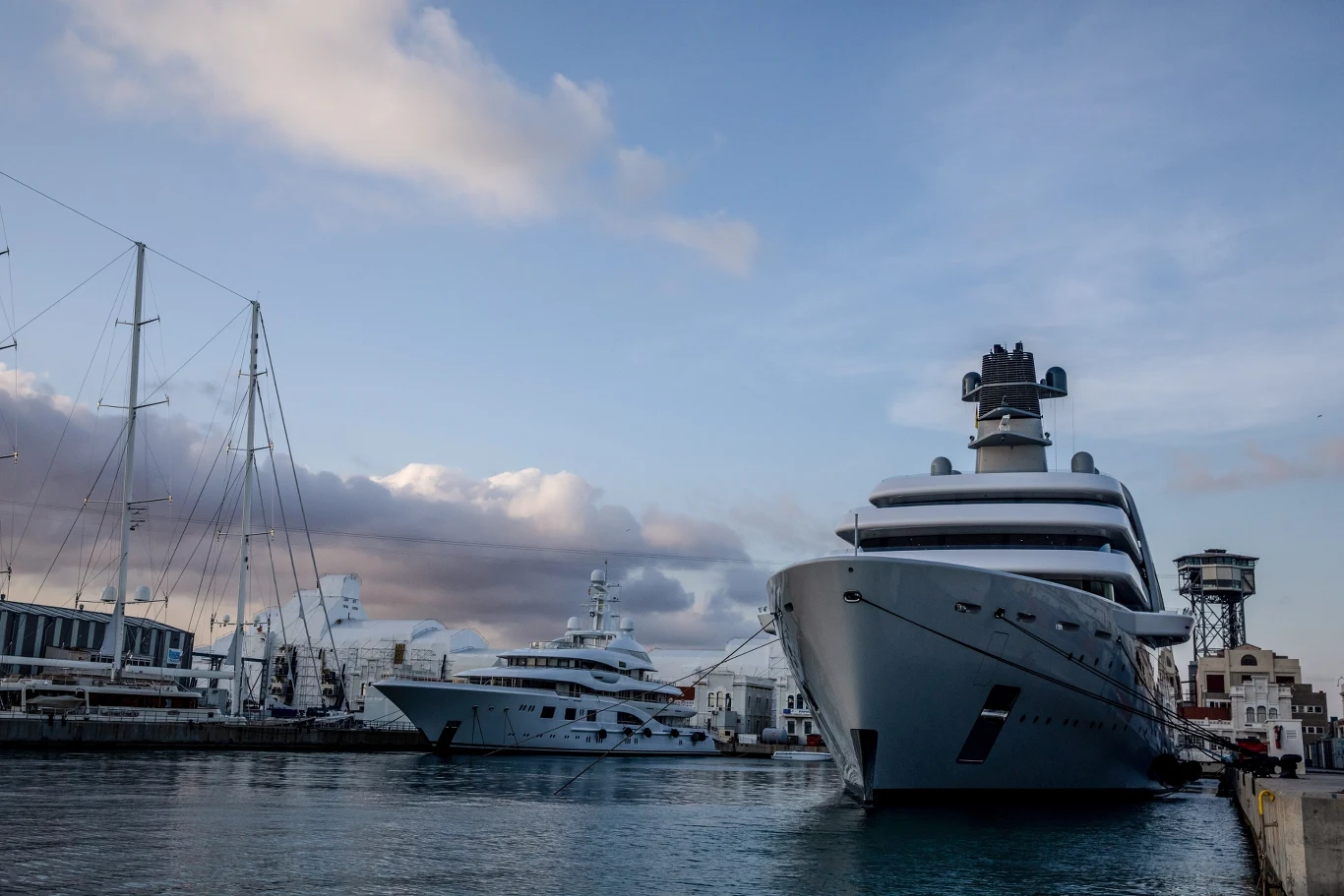 Jachty rosyjskich oligarchów skonfiskowane! Jachty rosyjskich oligarchów skonfiskowane!