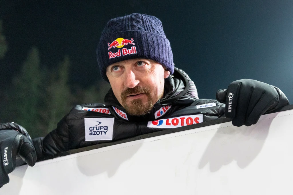 Adam Małysz wypowiedział się w sprawie ewentualnego nowego trenera polskich skoczków Adam Małysz wypowiedział się w sprawie ewentualnego nowego trenera polskich skoczków