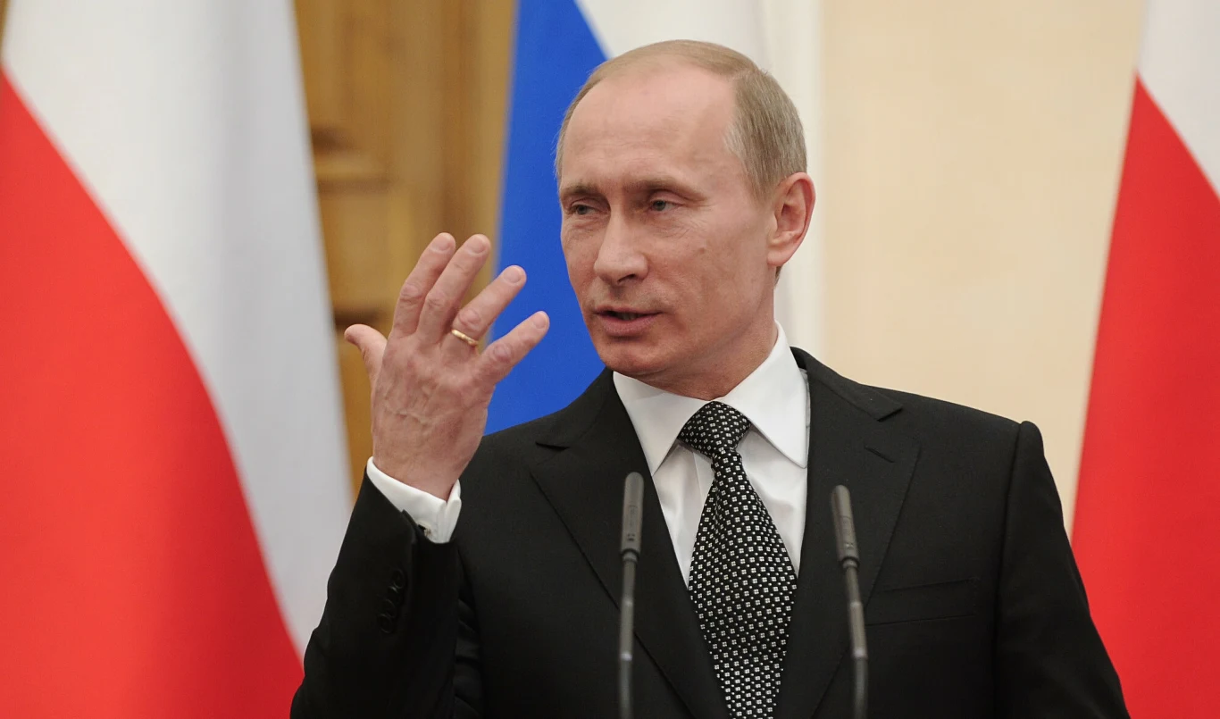 Podczas swoich wystąpień Władimir Putin zawsze energicznie gestykulował, a jego mimika twarzy była dynamiczna