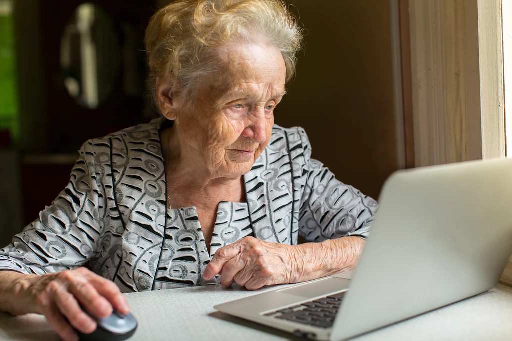 Wybrani seniorzy mogą otrzymać emeryturę honorową