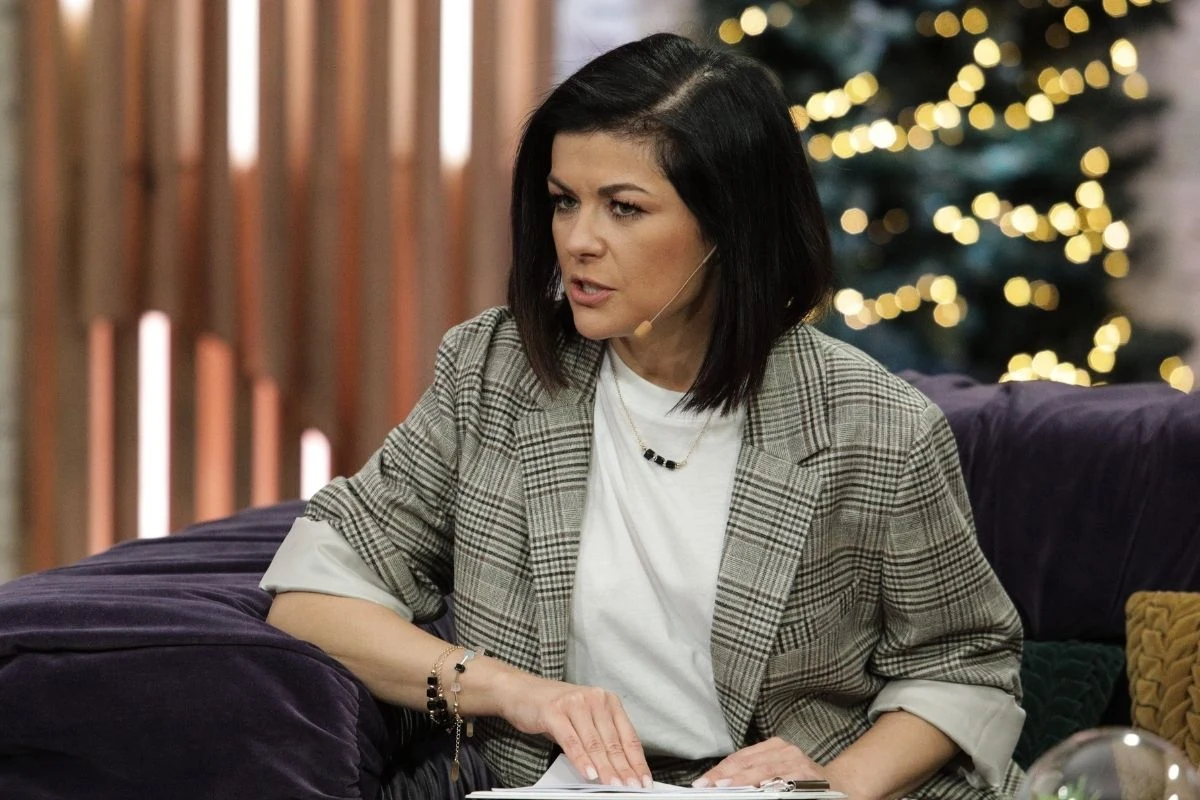 Katarzyna Cichopek bardzo przeżywa sytuację w Ukrainie. Widać, że to odbija się na jej zdrowiu Katarzyna Cichopek bardzo przeżywa sytuację w Ukrainie. Widać, że to odbija się na jej zdrowiu