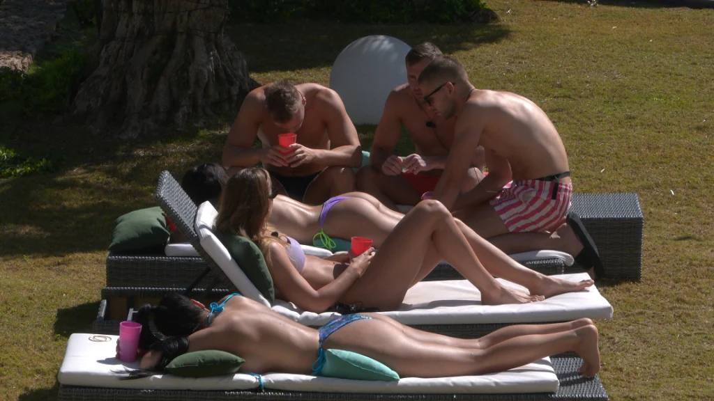 "Love Island. Wyspa Miłości" "Love Island. Wyspa Miłości"