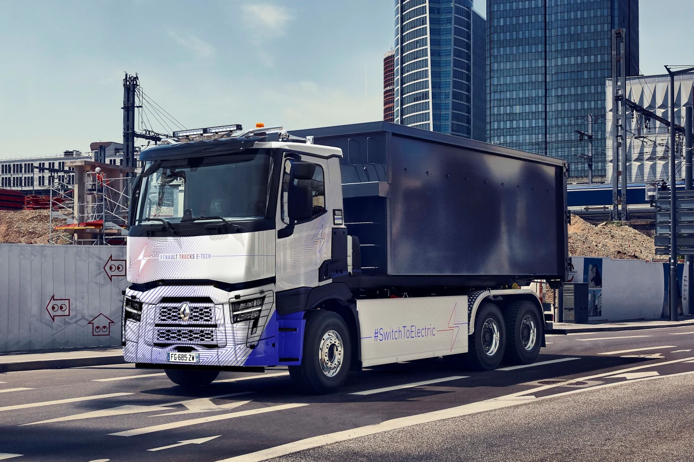 Gama Renault C E-Tech dostępna będzie z podwoziami 4x2, 6x2 (na zdjęciu) oraz 8x4 Gama Renault C E-Tech dostępna będzie z podwoziami 4x2, 6x2 (na zdjęciu) oraz 8x4