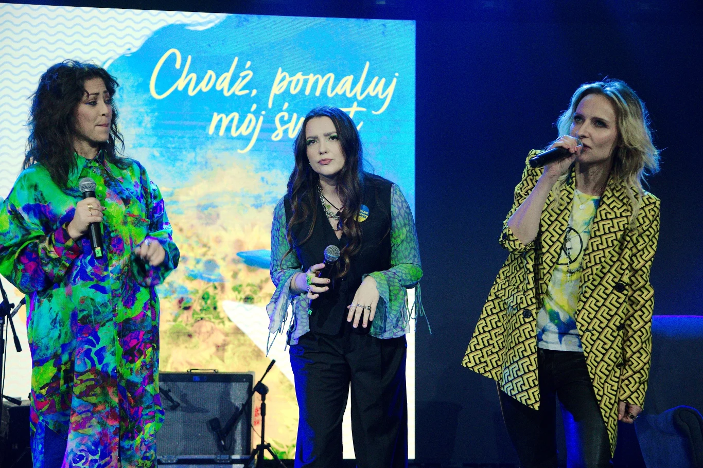 Natalia Kukulska (z lewej) i Patrycja Markowska (z prawej) nagrały piosenkę na rzecz Ukrainy. W środku Lanberry Natalia Kukulska (z lewej) i Patrycja Markowska (z prawej) nagrały piosenkę na rzecz Ukrainy. W środku Lanberry