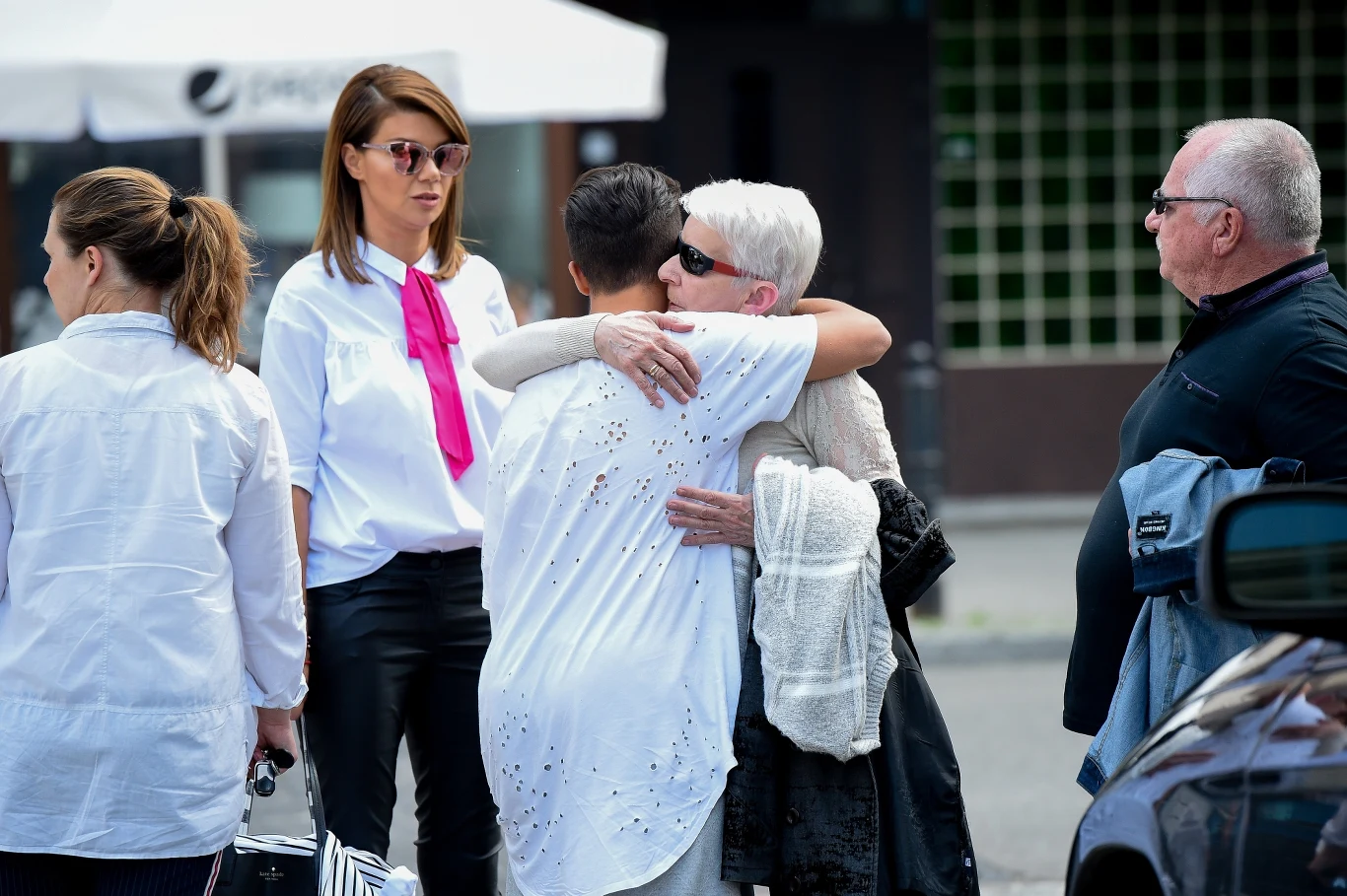 Grażyna Jasik wita się z wnukiem Allanem Krupą w 2017 roku. Edyta Górniak jeszcze kontaktowała się z matką