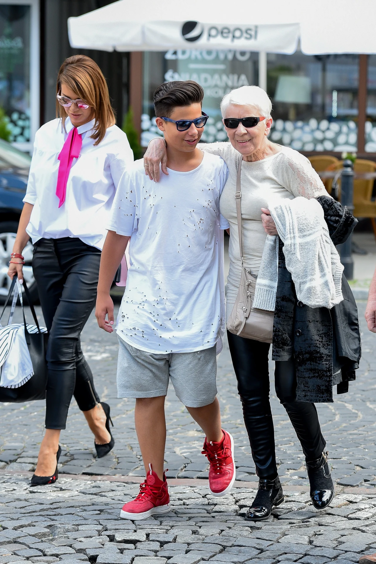 Grażyna Jasik z wnukiem Allanem Krupą i Edytą Górniak w 2017 roku