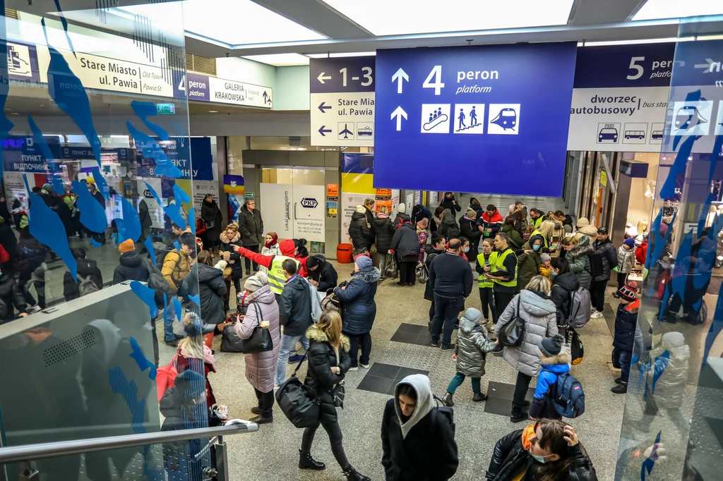 Nikt nie koordynuje transportu uchodźców do innych krajów