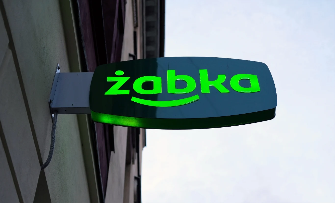 Żabka konsekwentnie realizuje plany ekspansji w Niemczech. Ma tam już sześć sklepów, w tym najnowszy w dość nietypowej lokalizacji Żabka konsekwentnie realizuje plany ekspansji w Niemczech. Ma tam już sześć sklepów, w tym najnowszy w dość nietypowej lokalizacji