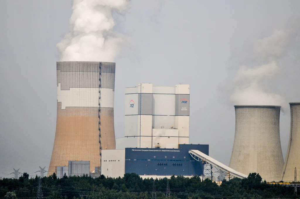 Elektrownia Bełchatów - największy pojedynczy emitent CO2 wśród elektrowni na świecie.