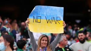 Na obiektach sportowych całej Europy dominuje tylko jedno hasło 