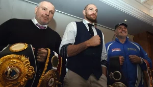 John Fury (z prawej)