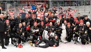 12 Rosjan w składzie Comarch Cracovii zademonstrowało klasę sportową, zdobywając z ekipą Puchar Kontynentalny. Teraz pora pokazać coś znacznie ważniejszego - godność i wrażliwość wobec ofiar napaści na Ukrainę. Fot. IIHF 