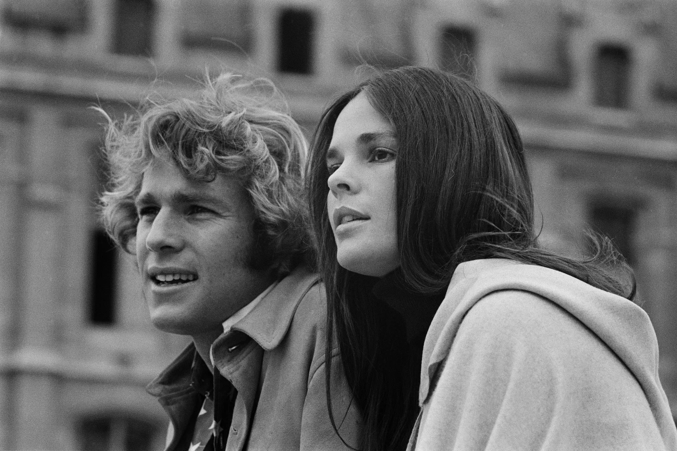 Ali MacGraw i Ryan O'Neal podczas promocji "Love Story"