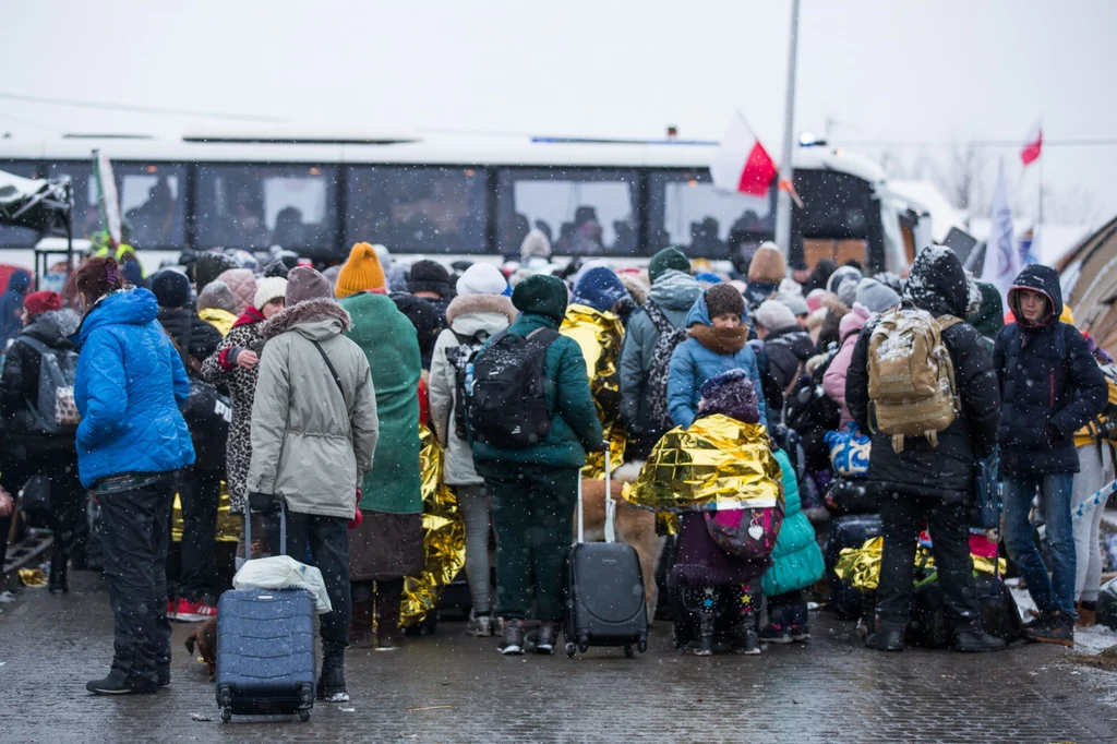 Medyka. Obywatele Ukrainy na polsko-ukrainskim przejściu granicznym