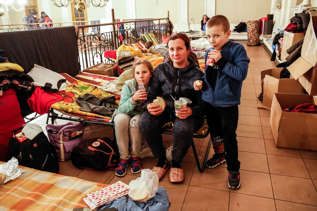 Ukraińcy, którzy już znaleźli schronienie w Polsce, chcą posłać swoje dzieci do szkół