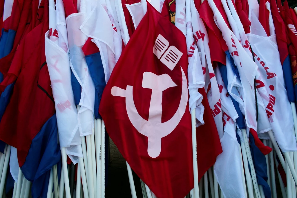 Demonstracja przed parlamentem w Kiszyniowie po ogłoszeniu wyników wyborów prezydenckich w 2012 r.