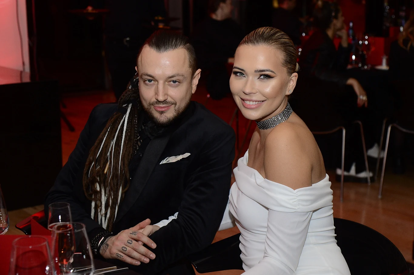 Sandra Kubicka i Aleksander Milwiw-Baron