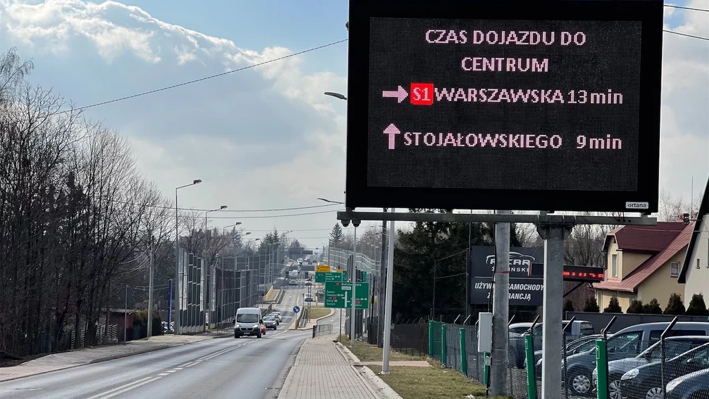 Tablica zmiennej treści VMS na ul. Krakowskiej 