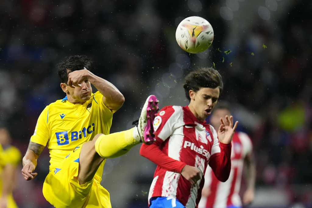 Joao Felix (z prawej) otworzył wynik spotkania już w trzeciej minucie 