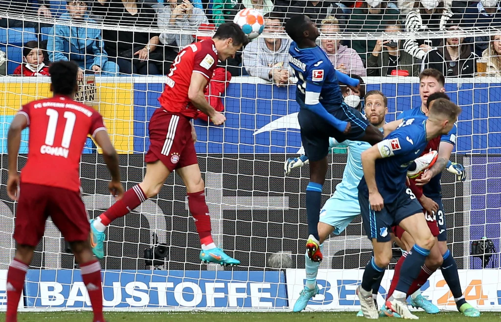 Hoffenheim - Bayern. W taki sposób Robert Lewandowski wyrównał kolejny rekord w Bundeslidze Hoffenheim - Bayern. W taki sposób Robert Lewandowski wyrównał kolejny rekord w Bundeslidze