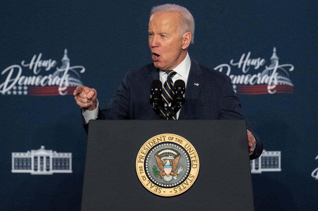 Prezydent USA Joe Biden wcale nie dzwonił do Amerykanów. To oszustwo