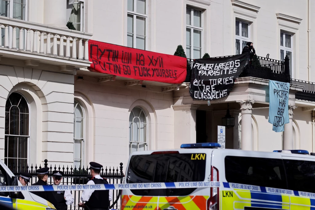 Squattersi zajęli londyński dom rosyjskiego oligarchy Deripaski Squattersi zajęli londyński dom rosyjskiego oligarchy Deripaski