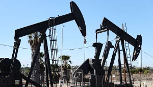 Traderzy unikają zakupów rosyjskiego surowca, ale na rynkach są oznaki, że eksport rosyjskiej ropy może nie zostać całkowicie odcięty (zdj. ilustracyjne)