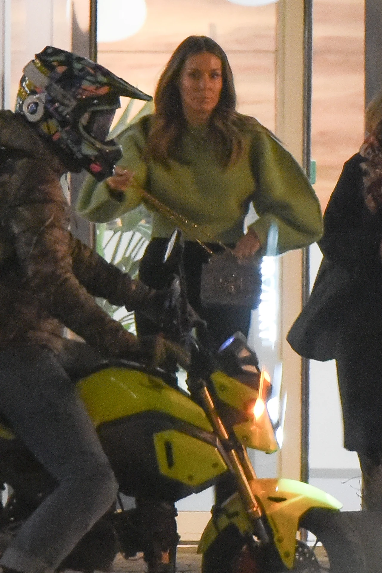 Małgorzata Rozenek-Majdan również nie zamierzała spędzać z rozmówcami zbyt wiele czasu Małgorzata Rozenek-Majdan również nie zamierzała spędzać z rozmówcami zbyt wiele czasu