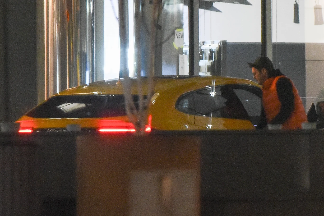 Po nagraniu Kuba Wojewódzki od razu wsiadł do auta i odjechał Po nagraniu Kuba Wojewódzki od razu wsiadł do auta i odjechał