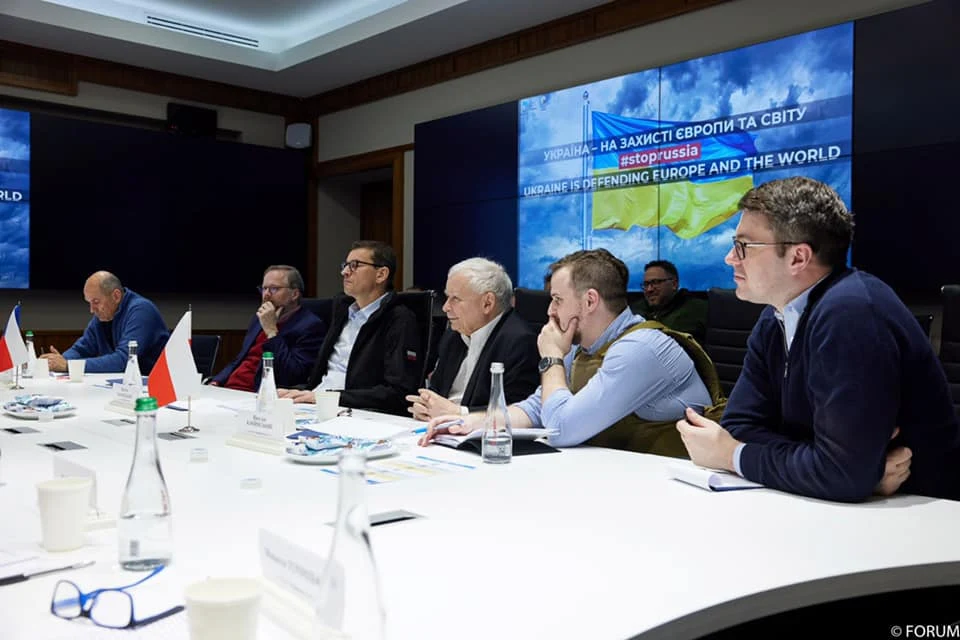 Misja pokojowa NATO: O co chodzi Kaczyńskiemu?