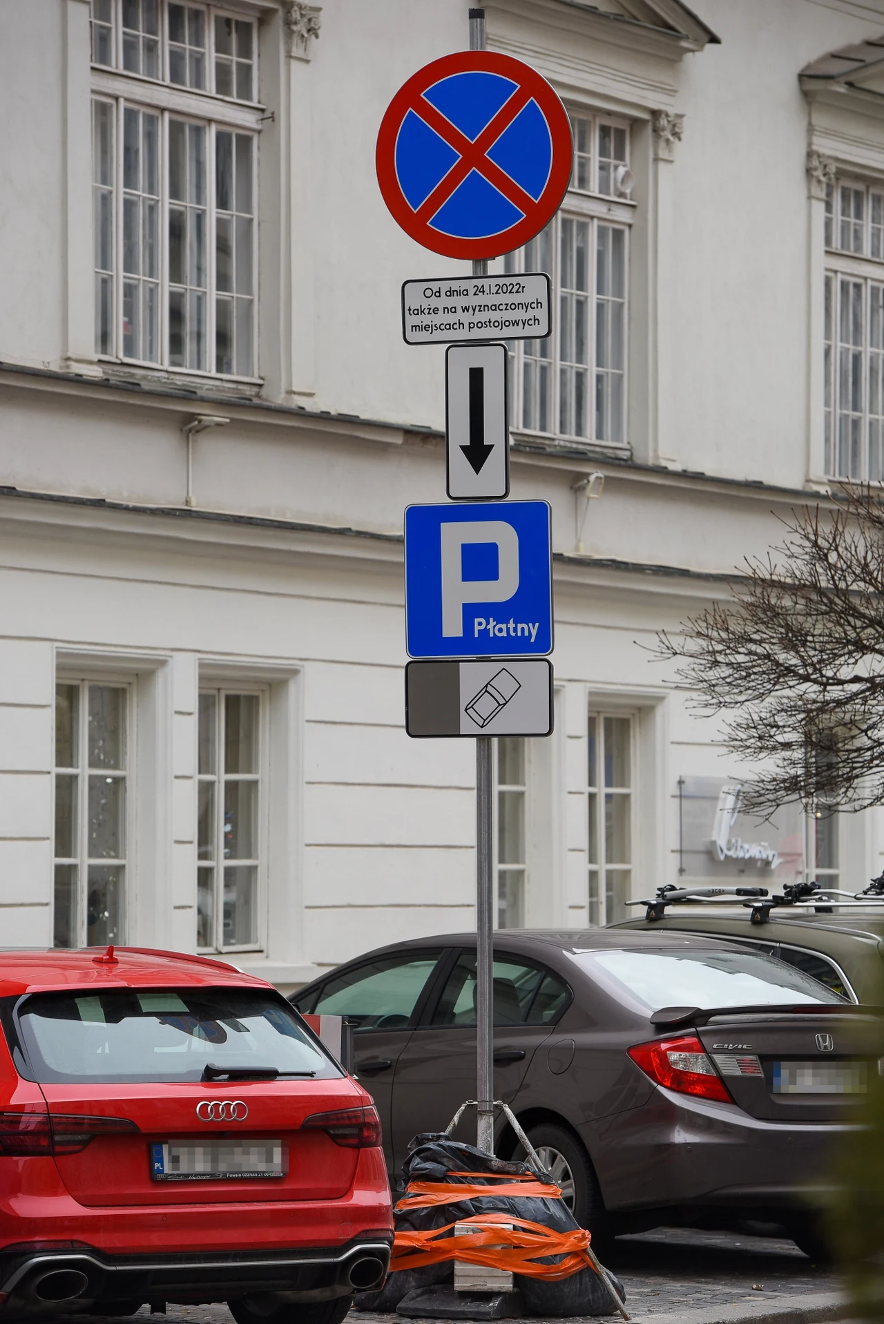 Kasia Zielińska zaparkowała na przejściu dla pieszych i poszła na kawusię Kasia Zielińska zaparkowała na przejściu dla pieszych i poszła na kawusię