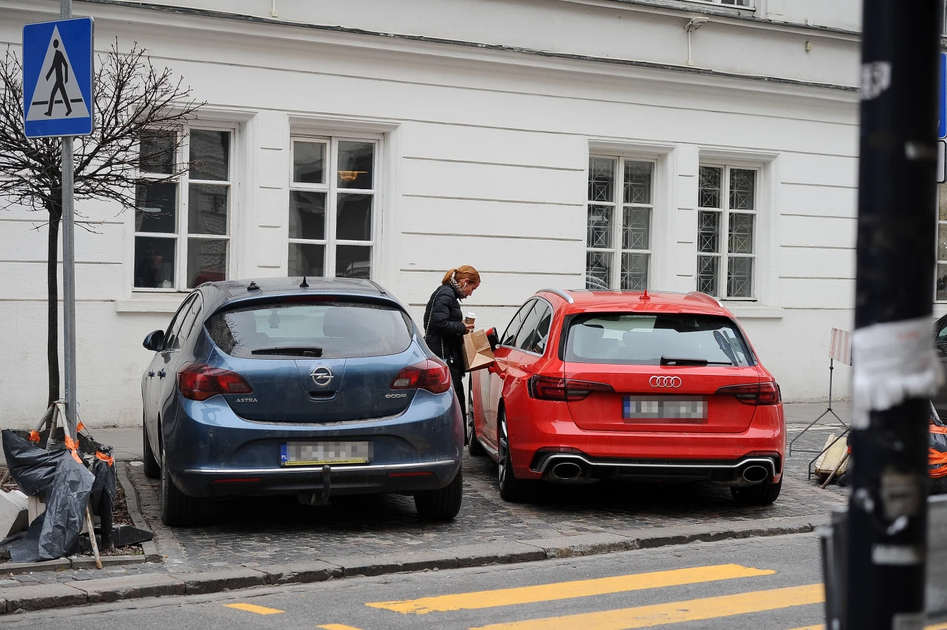 Kasia Zielińska zaparkowała na przejściu dla pieszych i poszła na kawusię Kasia Zielińska zaparkowała na przejściu dla pieszych i poszła na kawusię