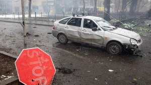 Łada zniszczona w czasie walk w Ukrainie. Czy taki sam los czeka rosyjski przemysł motoryzacyjny?