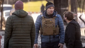 Witalij Kliczko (w środku), z lewej jego brat - Władimir