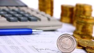 Złoty ​odrobił większość strat