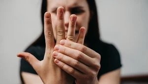 W cukrzycy często pojawiają się mrowienia i drętwienia rąk oraz nóg