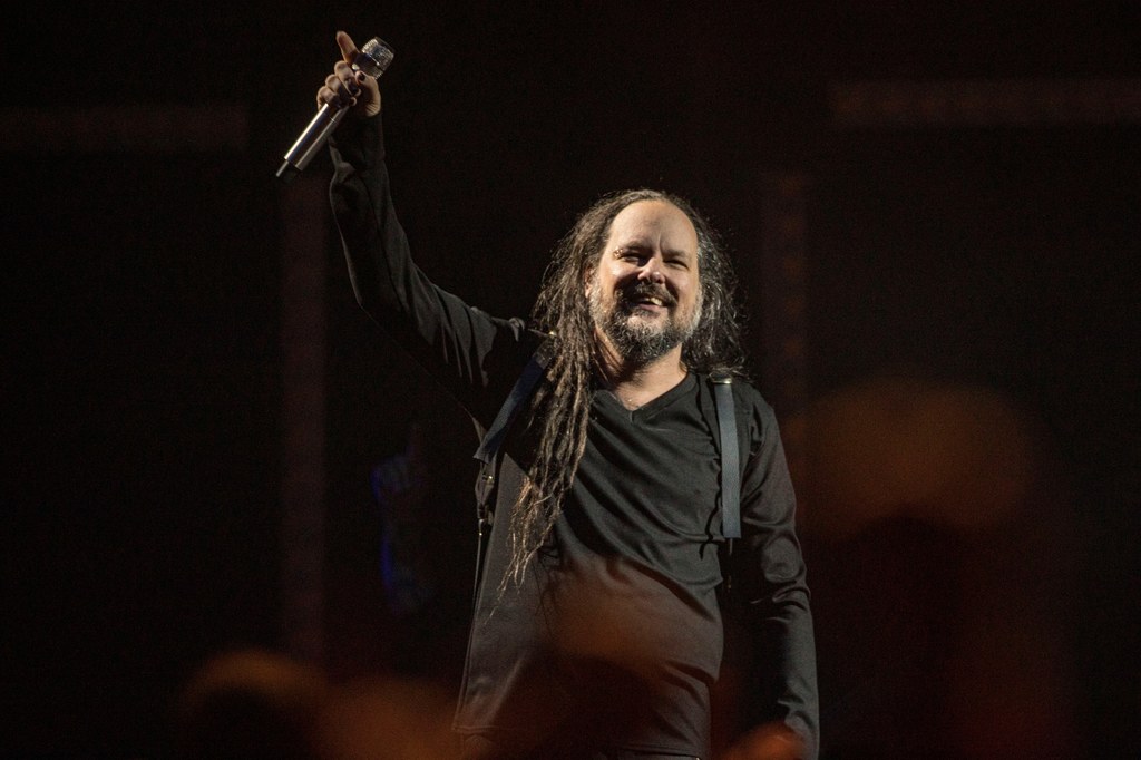 Jonathan Davis jest wokalistą grupy Korn