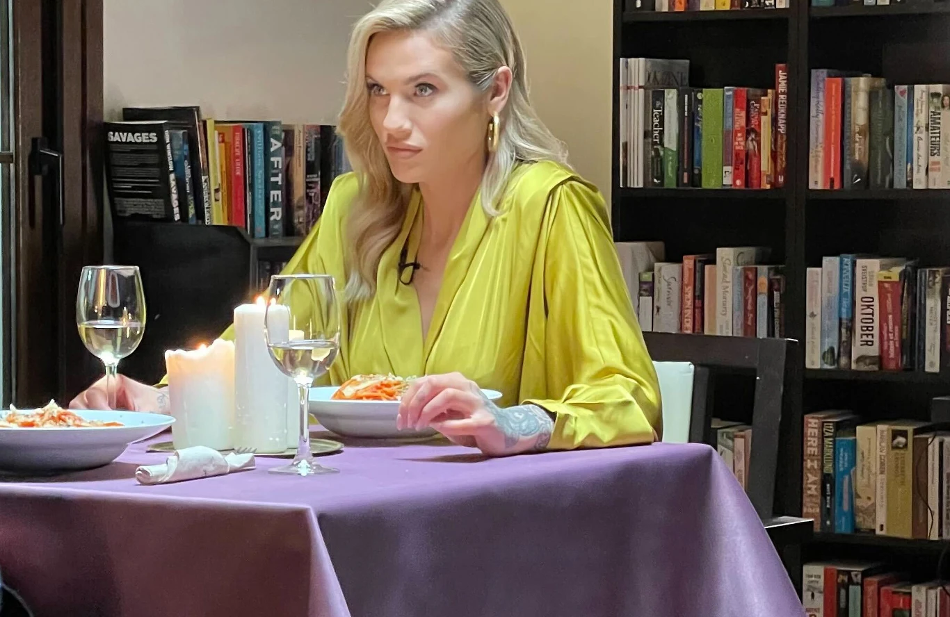 Karolina Gilon na romantycznej kolacji Karolina Gilon na romantycznej kolacji