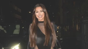 Chloe Ferry baluje z przyjaciółką w luksusowym aucie. Pokazała gorące zdjęcie