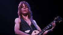 Płyta "Blizzard of Ozz", czyli solowy debiut Osbourne'a był okrzyknięty arcydziełem zaraz po premierze. Nikt nie spodziewał się, że Ozzy, który z Black Sabbath wyleciał jako wrak człowieka, zdoła jeszcze wrócić na rynek muzyczny w takim stylu. Utwory takie jak "Crazy Train", "Mr. Crowley" czy "I Don't Know" do dziś są wyczekiwane podczas koncertów Księcia Ciemności. Bardzo dużo w tym zasługi Randy'ego, któremu Osbourne dał sporo wolnej ręki podczas nagrywania płyty.

"Ten koleś był wyjątkowy. Nie wydaje mi się, by do wszystkich dotarło w pełni, jak bardzo był utalentowany. I nie mówię tu tylko o rock'n'rollu, ale też o innych gatunkach. W muzyce klasycznej był fenomenem. Zresztą jak w każdej innej. (...) Był najbardziej oddanym swojej sztuce muzykiem, jakiego kiedykolwiek spotkałem w życiu. Był mistrzem" - wspominał wiele lat później Ozzy Osbourne na łamach magazynu "Guitar Player".