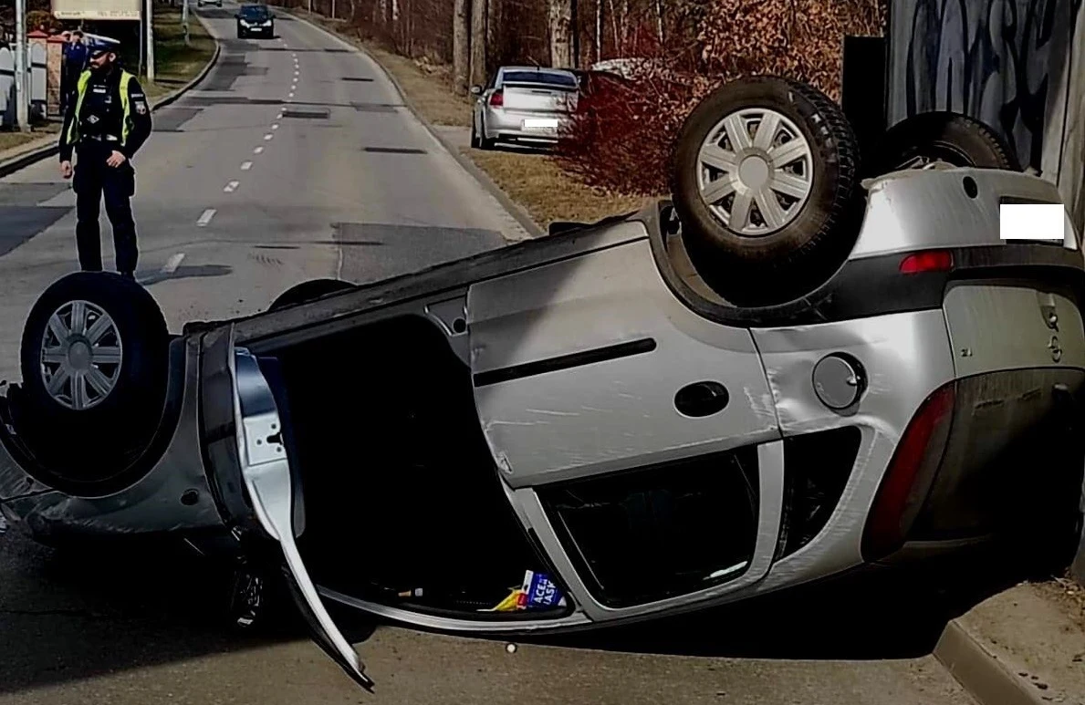 Panika kosztowała 1500 zł i zniszczone auto
