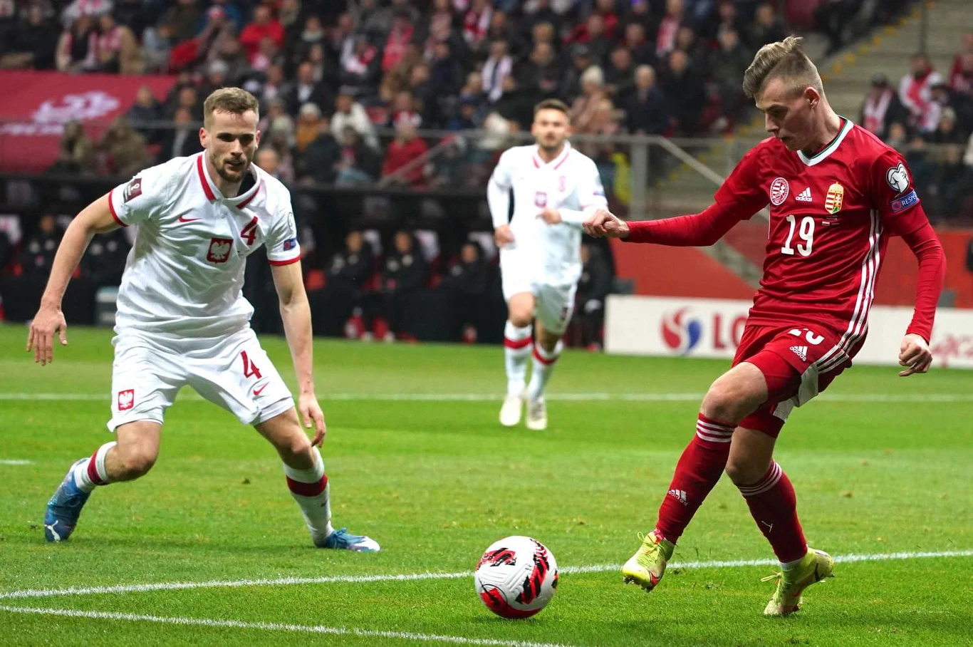 Tomasz Kędzora zasilił Lecha Poznań. Z prawej Węgier Szabolcs Schoen Tomasz Kędzora zasilił Lecha Poznań. Z prawej Węgier Szabolcs Schoen