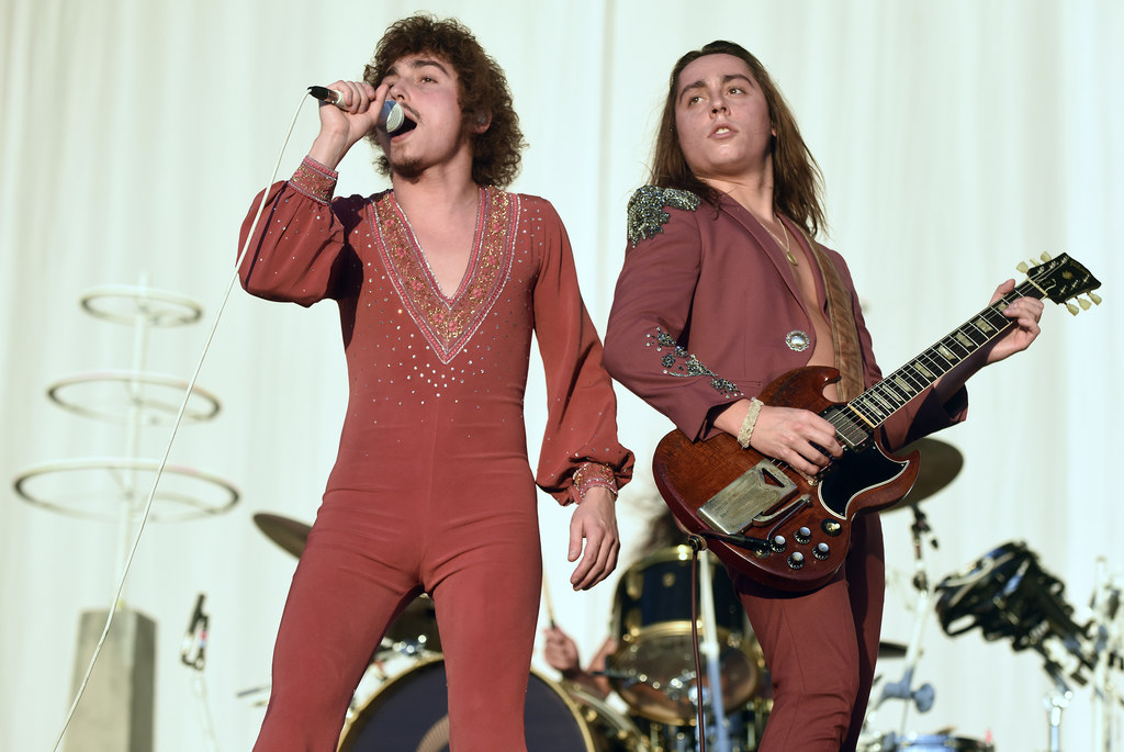 Liderzy grupy Greta Van Fleet: bracia Josh i Jake Kiszka