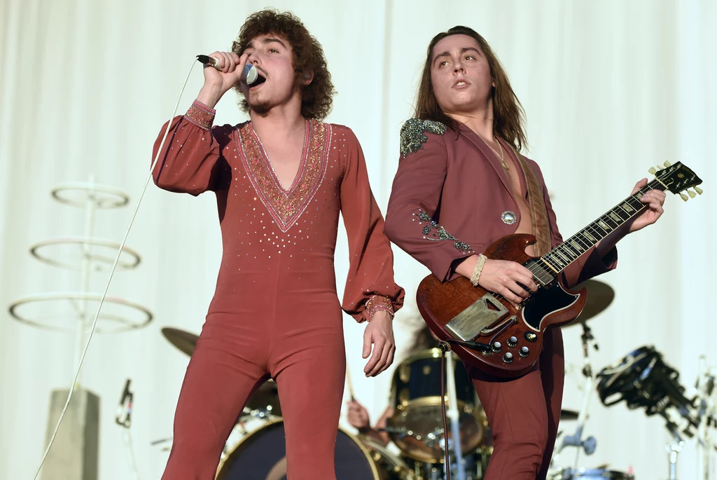 Liderzy grupy Greta Van Fleet: bracia Josh i Jake Kiszka