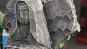 Posąg Hylii - fragment zdjęcia zamieszczonego w serwisie Twitter.com na profilu @edlothian