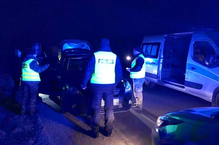 Obywatel Ukrainy, w aucie przewoził czterech Syryjczyków Obywatel Ukrainy, w aucie przewoził czterech Syryjczyków